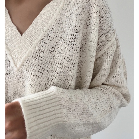 Asbury V-neck Sweater - Picture 3 of 10